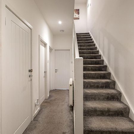 Town Centre Apartment Хоик Экстерьер фото