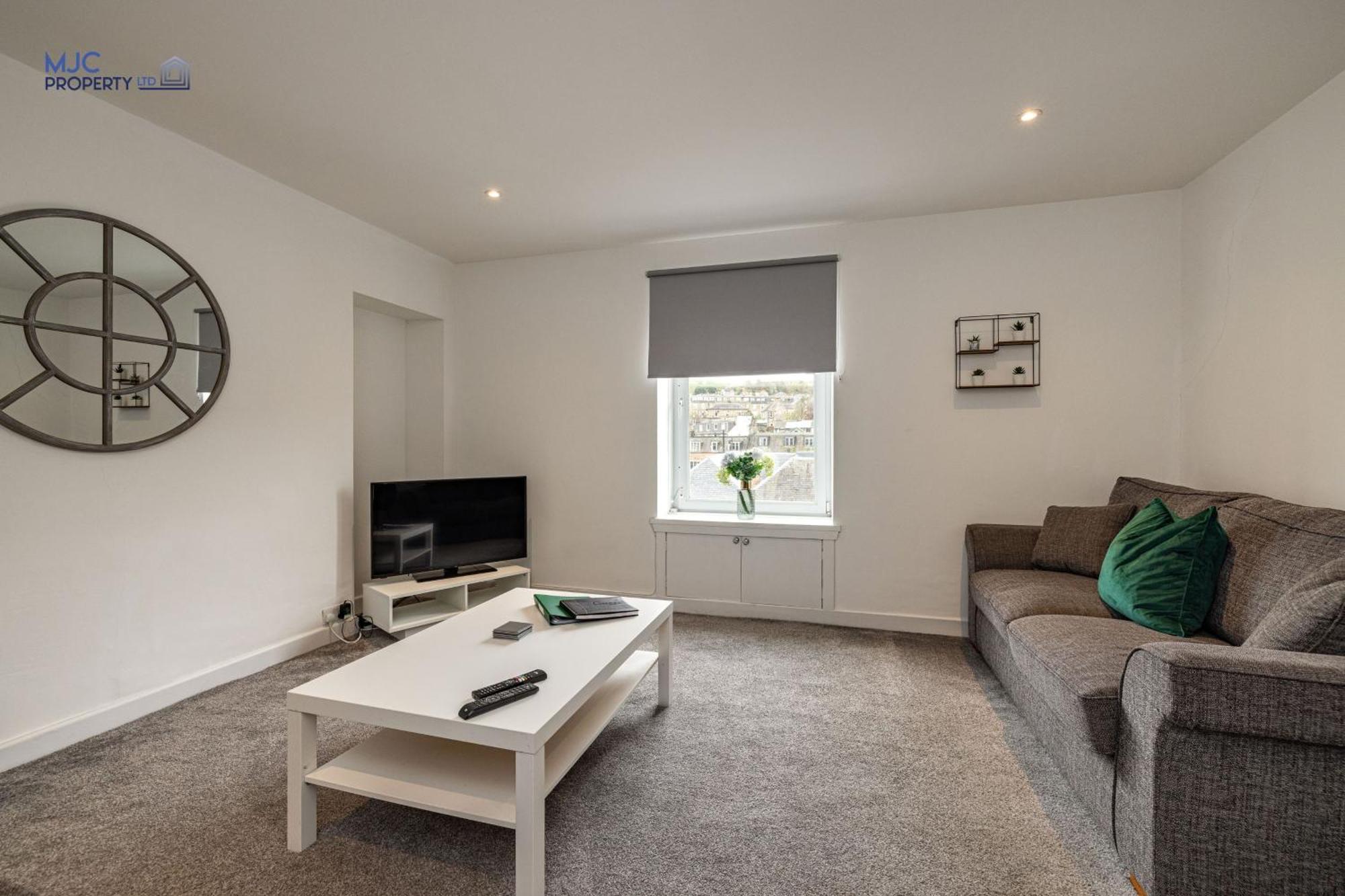 Town Centre Apartment Хоик Экстерьер фото