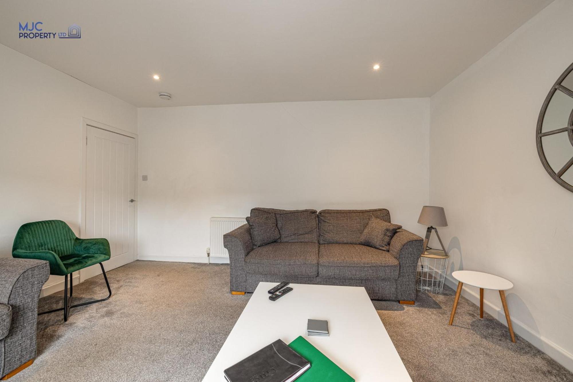 Town Centre Apartment Хоик Экстерьер фото