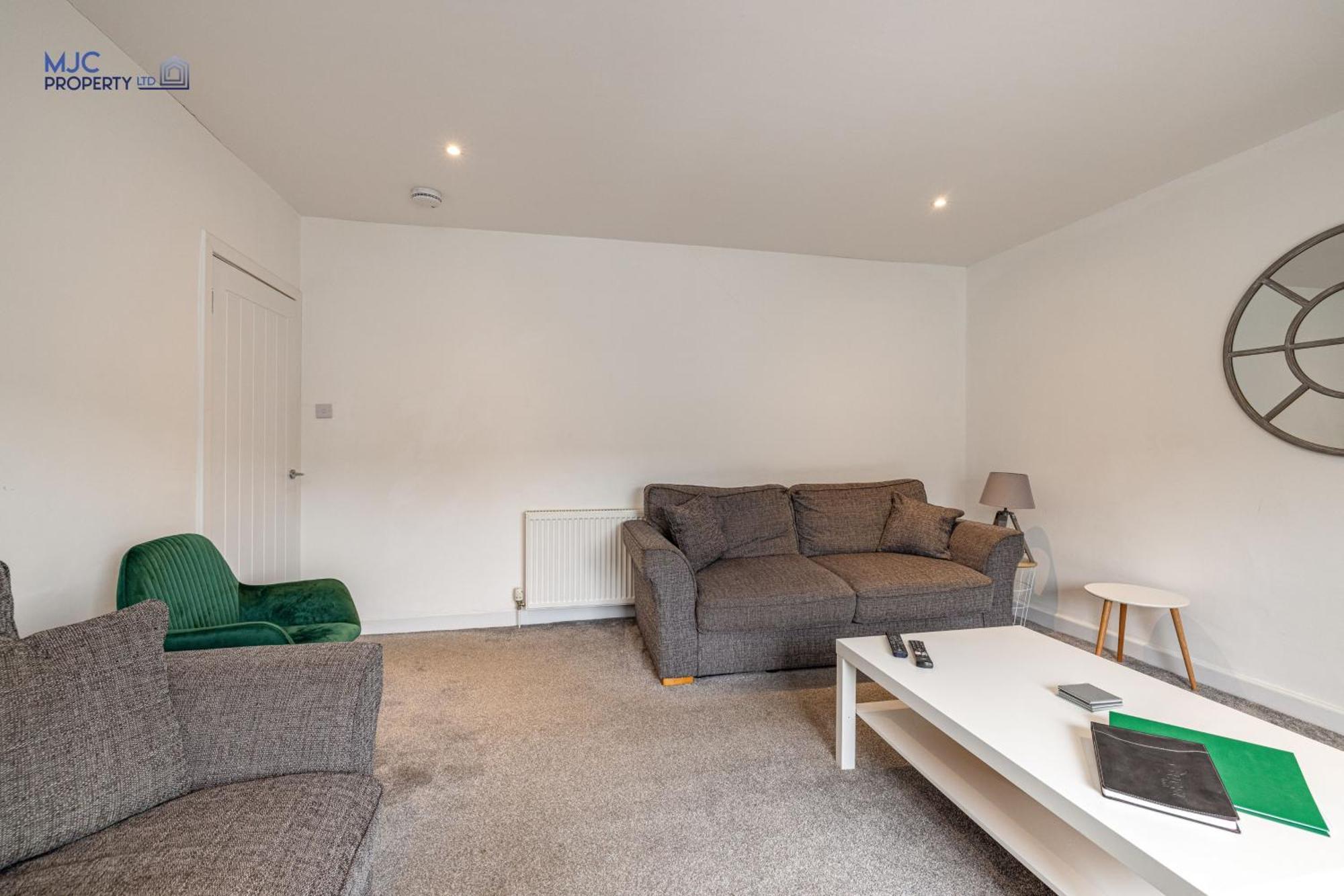 Town Centre Apartment Хоик Экстерьер фото