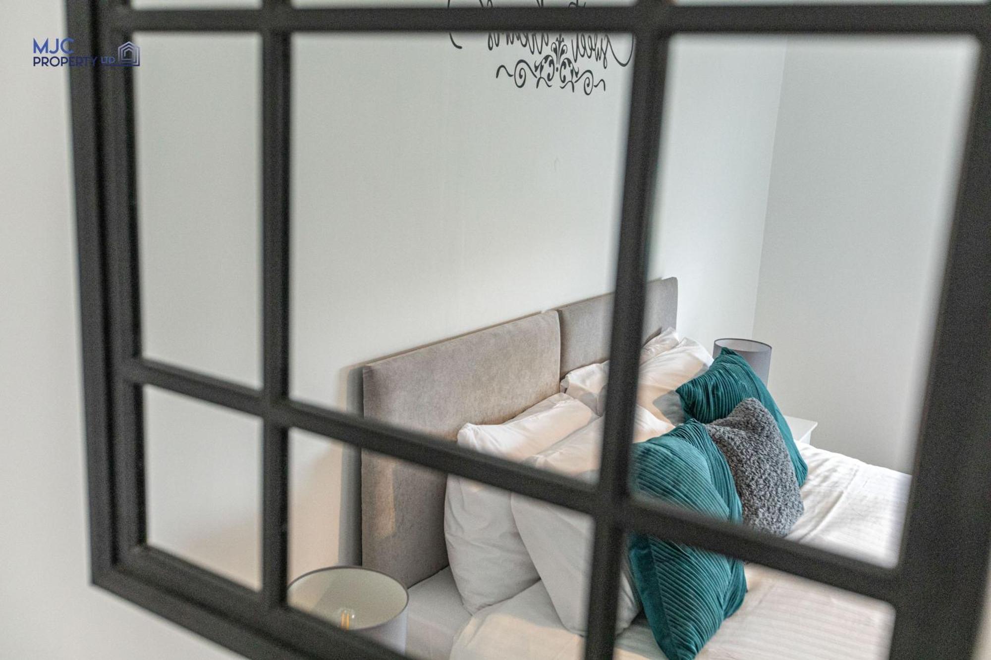Town Centre Apartment Хоик Экстерьер фото